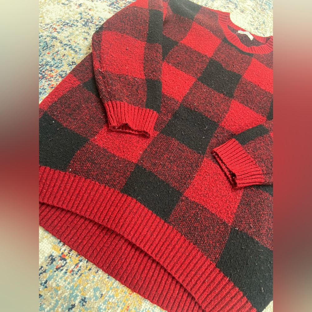 H&M Red and Black Crewneck oversized Sweater Buffalo Plaid - Picture 2 of 5